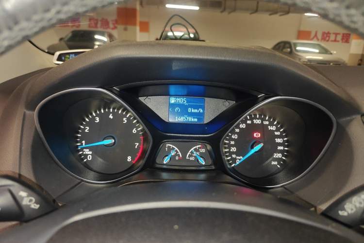 Used Ford Focus 2015 Hatchback 1.6L Automatic Fashion Edition Odometer Close Up