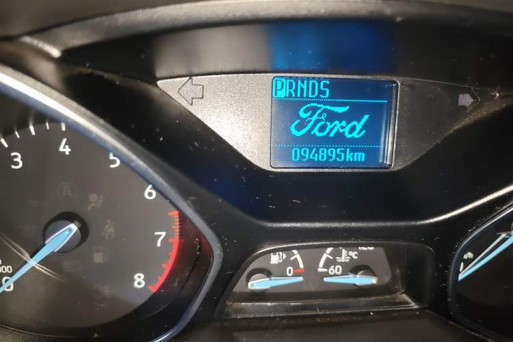 Used Ford Focus 2015 Sedan EcoBoost 125 Automatic Supreme Style Edition Odometer Close Up