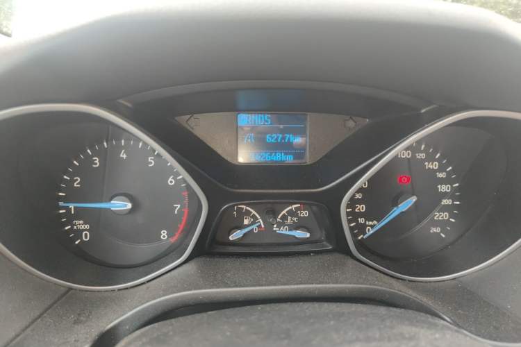Used Ford Focus 2015 Sedan 1.6L Automatic Trend Model Odometer Close Up