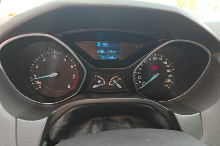 Used Ford Focus 2015 Hatchback EcoBoost 125 Automatic Supreme Style Edition Odometer Close Up