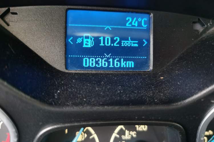 Used Ford Focus 2015 Sedan 1.6L Manual Fashion Edition Odometer Close Up