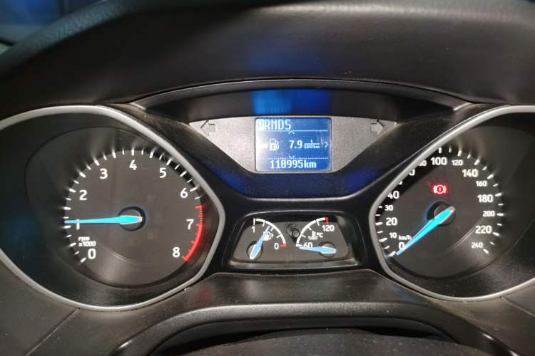 Used Ford Focus 2015 Sedan 1.6L Automatic Comfort Model Odometer Close Up