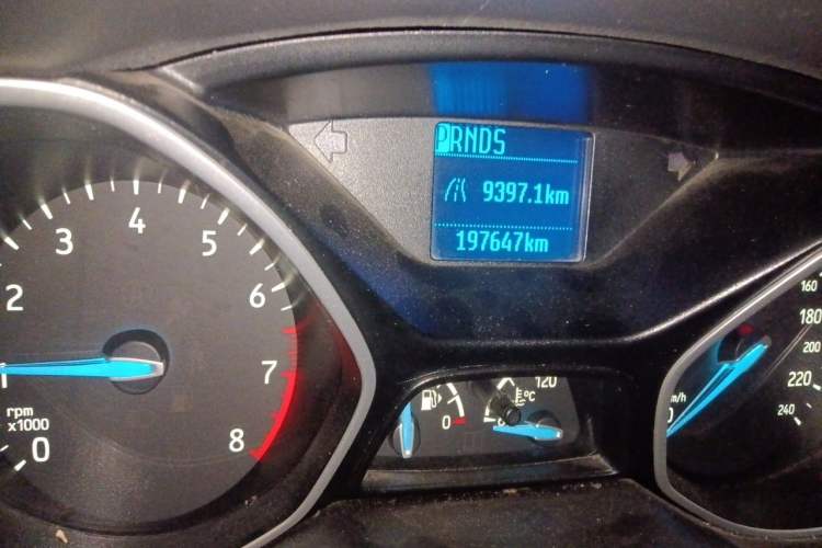 Used Ford Focus 2015 Sedan 1.6L Automatic Comfort Model Odometer Close Up