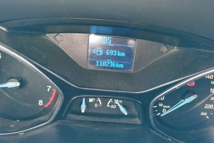 Used Ford Focus 2015 Hatchback EcoBoost 125 Automatic Supreme Style Edition Odometer Close Up