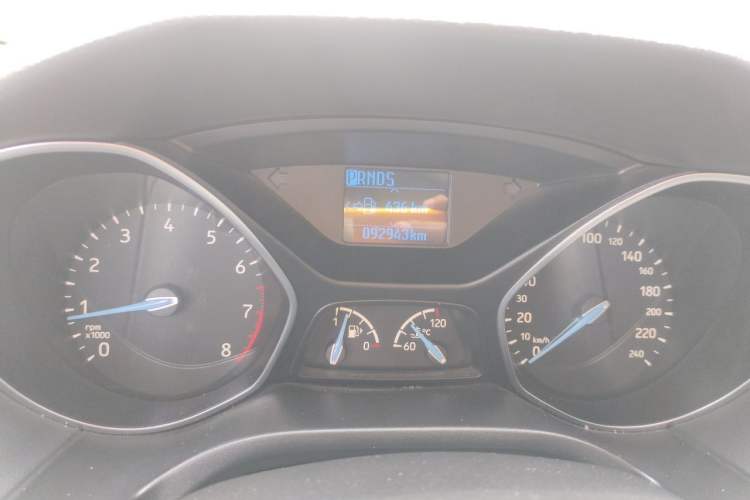 Used Ford Focus 2015 Hatchback 1.6L Automatic Fashion Edition Odometer Close Up