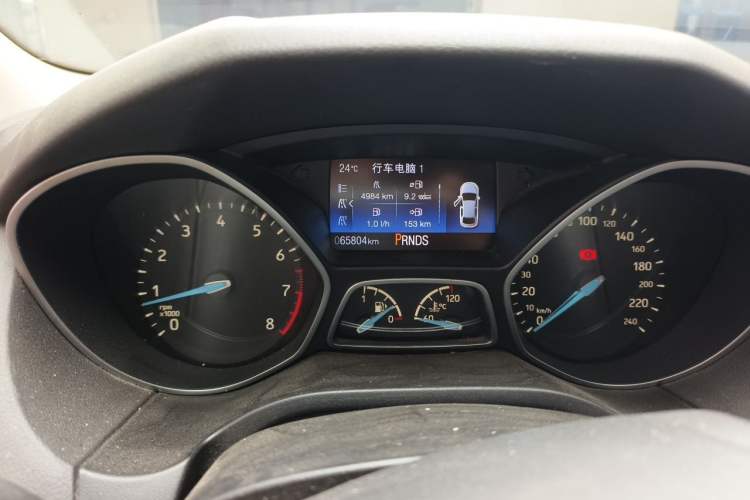 Used Ford Focus 2015 Sedan EcoBoost 180 Automatic Elite Model Odometer Close Up
