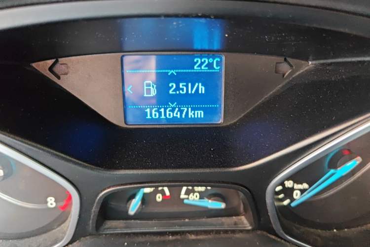 Used Ford Focus 2015 Hatchback 1.6L Manual Fashion Edition Odometer Close Up