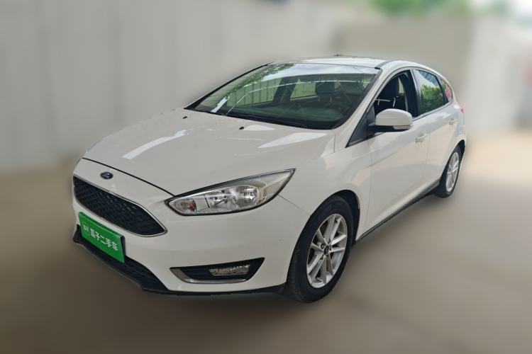 Used Ford Focus 2015 Hatchback 1.6L Automatic Fashion Edition Guazi used car, China used car export, Used car for sale, Used cars, Cheapest cars for sale