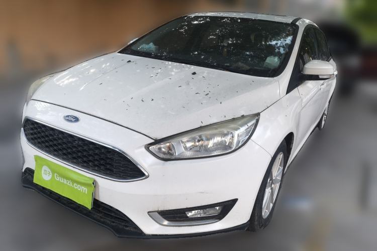 Used Ford Focus 2015 Hatchback 1.6L Automatic Fashion Edition Guazi used car, China used car export, Used car for sale, Used Ford cars, Cheapest cars for sale