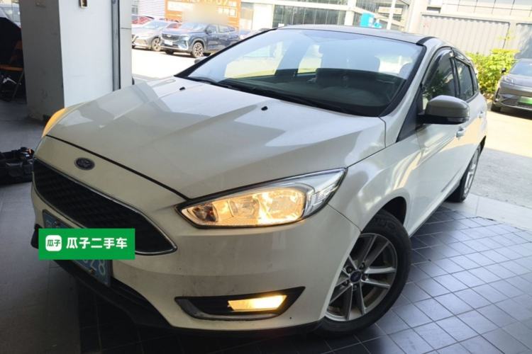 Ford Focus 2015 Hatchback 1.6L Automatic Fashion Edition usado Guazi used car, China used car export, Used car for sale, Used cars, Cheapest cars for sale