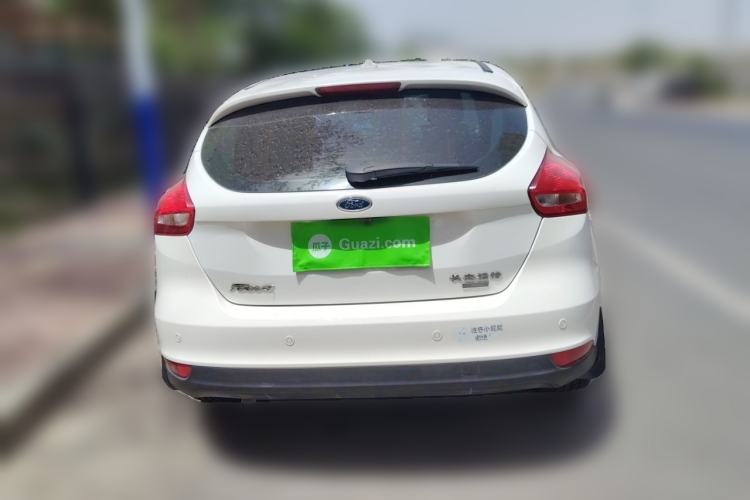 Used Ford Focus 2015 Hatchback EcoBoost 125 Manual – Ultra-Style Edition Rear