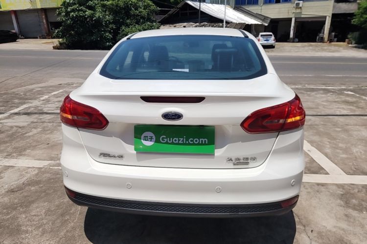 Used Ford Focus 2015 Sedan EcoBoost 125 Manual – Ultra-Style Edition Rear