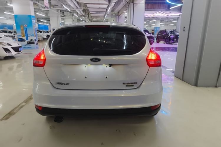 Used Ford Focus 2015 Hatchback EcoBoost 125 Automatic Supreme Style Edition Rear