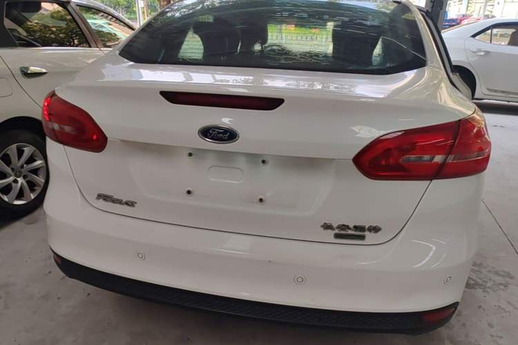 Used Ford Focus 2015 Sedan EcoBoost 125 Automatic Supreme Style Edition Rear
