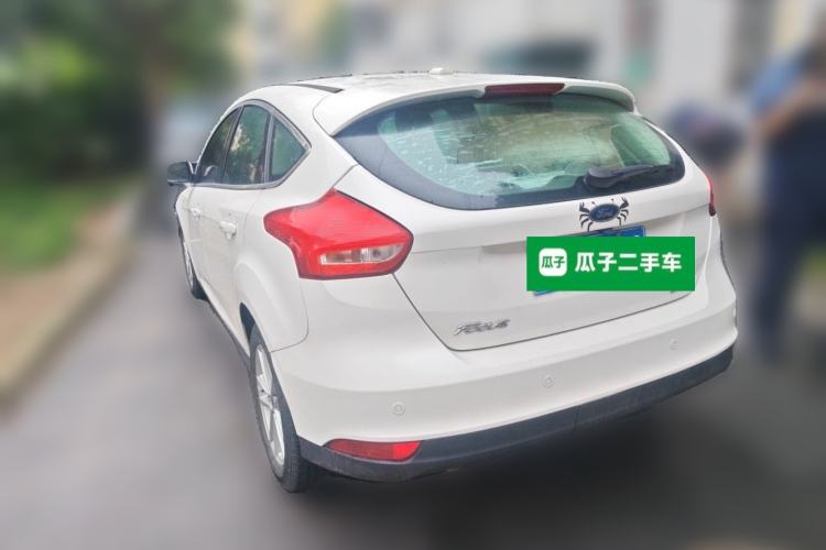 Used Ford Focus 2015 Hatchback EcoBoost 125 Automatic Supreme Style Edition Rear Left 45 Deg