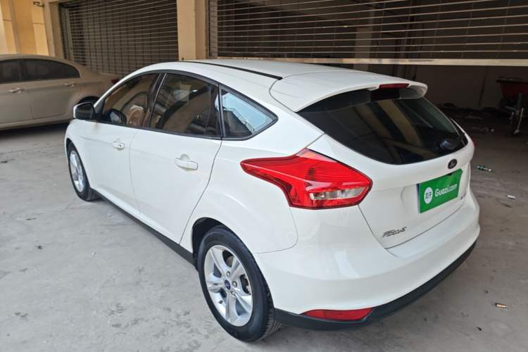 Used Ford Focus 2015 Hatchback 1.6L Automatic Comfort Model Rear Left 45 Deg
