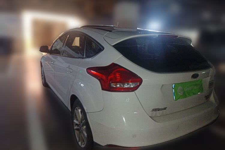 Used Ford Focus 2015 Hatchback EcoBoost 125 Automatic Supreme Style Edition Rear Left 45 Deg