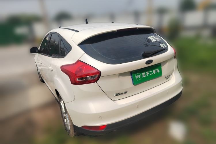 Used Ford Focus 2015 Hatchback EcoBoost 125 Automatic Supreme Style Edition Rear Left 45 Deg