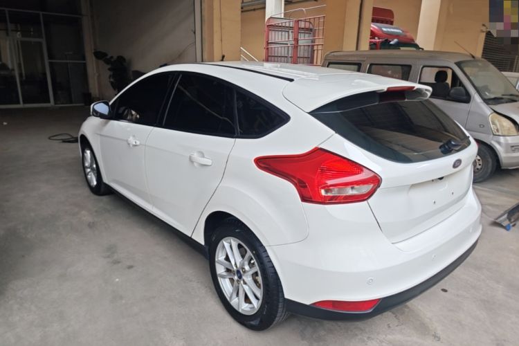 Used Ford Focus 2015 Hatchback 1.6L Automatic Fashion Edition Rear Left 45 Deg