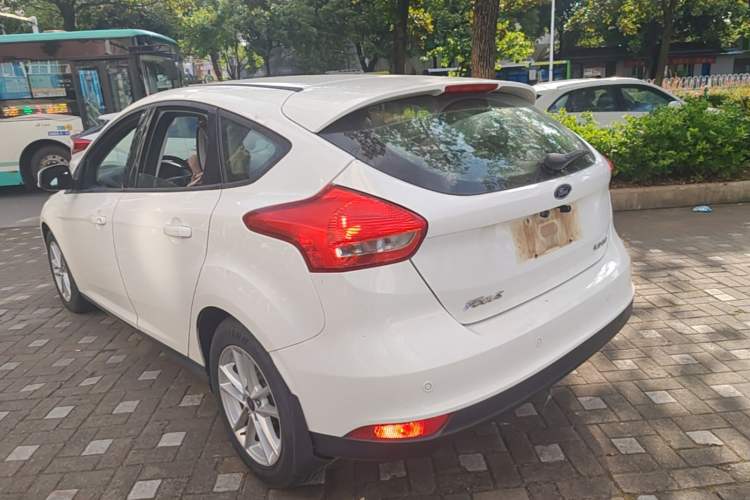 Used Ford Focus 2015 Hatchback 1.6L Automatic Fashion Edition Rear Left 45 Deg