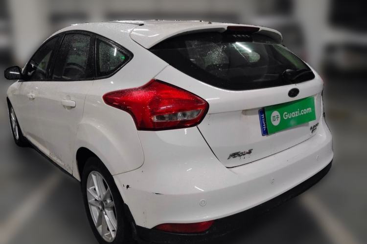 Used Ford Focus 2015 Hatchback EcoBoost 125 Automatic Supreme Style Edition Rear Left 45 Deg