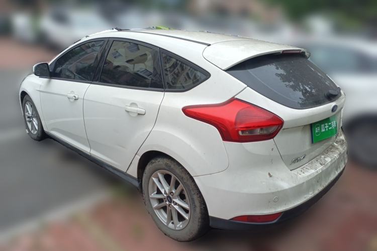 Used Ford Focus 2015 Hatchback EcoBoost 125 Manual – Ultra-Style Edition Rear Left 45 Deg