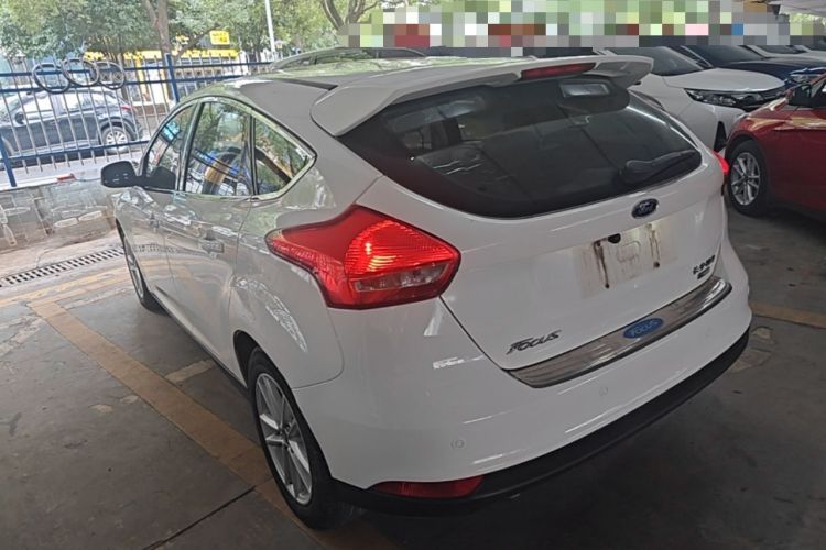 Used Ford Focus 2015 Hatchback EcoBoost 125 Manual – Ultra-Style Edition Rear Left 45 Deg