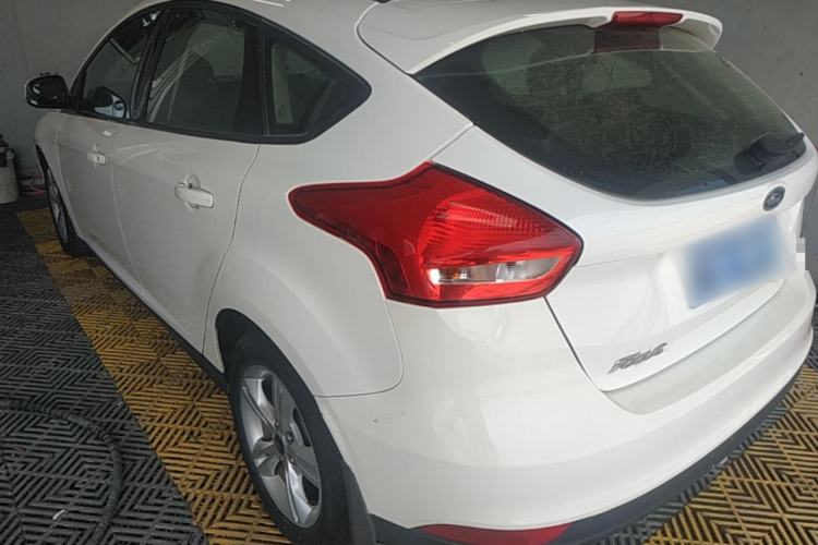 Used Ford Focus 2015 Hatchback 1.6L Automatic Comfort Model Rear Left 45 Deg
