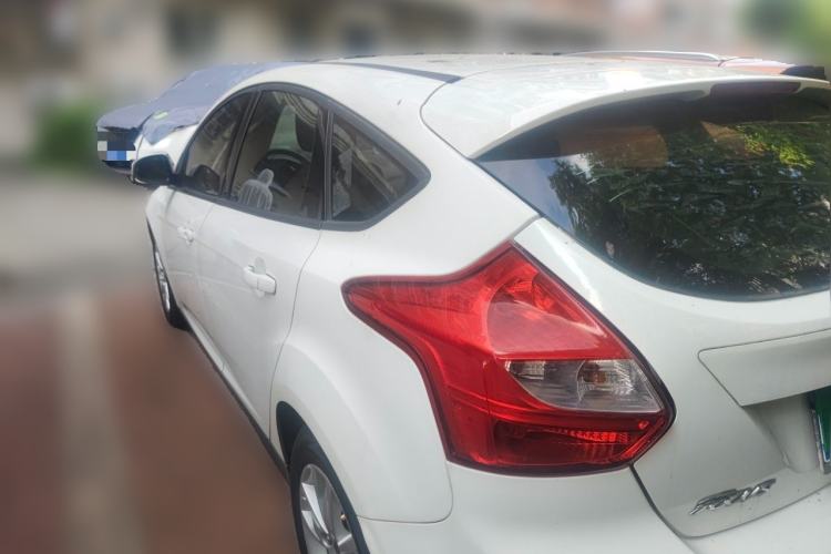 Used Ford Focus 2015 Hatchback 1.6L Automatic Comfort Model Rear Left 45 Deg