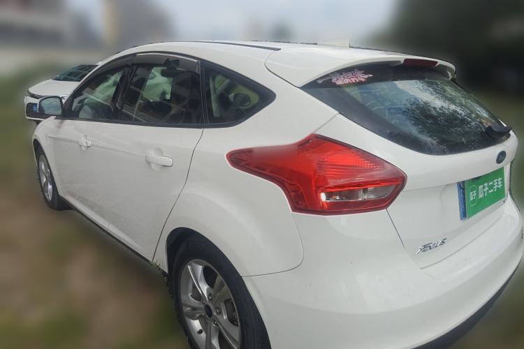Used Ford Focus 2015 Hatchback 1.6L Automatic Comfort Model Rear Left 45 Deg