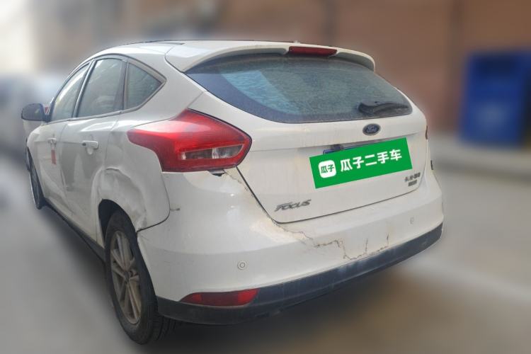 Used Ford Focus 2015 Hatchback EcoBoost 125 Automatic Supreme Style Edition Rear Left 45 Deg