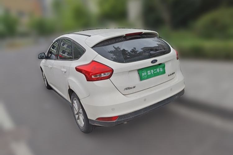 Used Ford Focus 2015 Hatchback EcoBoost 125 Automatic Supreme Style Edition Rear Left 45 Deg