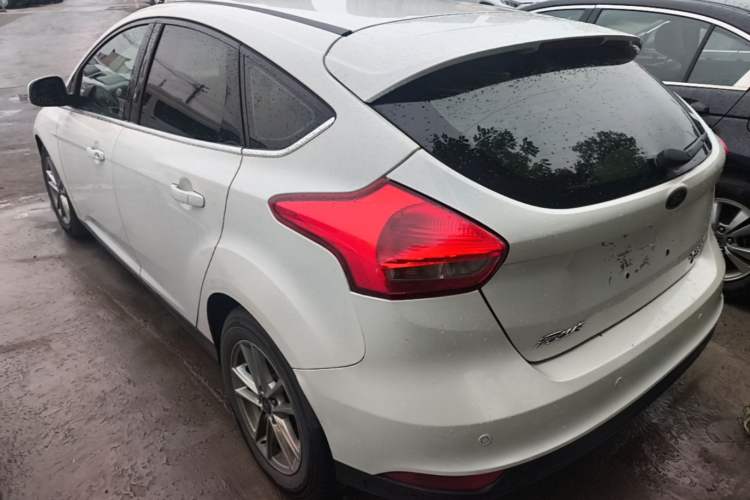 Used Ford Focus 2015 Hatchback EcoBoost 180 Automatic Elite Model Rear Left 45 Deg
