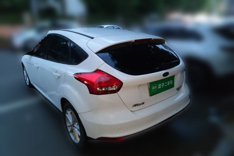 Used Ford Focus 2015 Hatchback EcoBoost 125 Automatic Supreme Style Edition Rear Left 45 Deg
