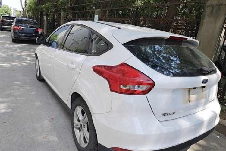 Used Ford Focus 2015 Hatchback 1.6L Automatic Comfort Model Rear Left 45 Deg