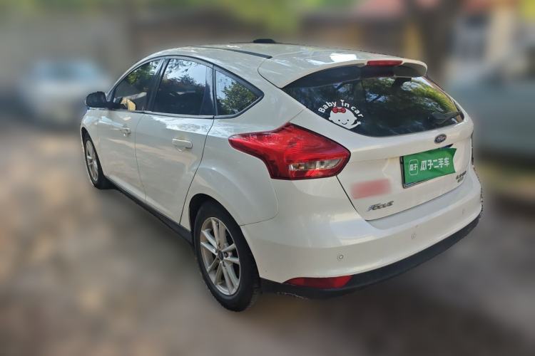 Used Ford Focus 2015 Hatchback EcoBoost 125 Automatic Supreme Style Edition Rear Left 45 Deg