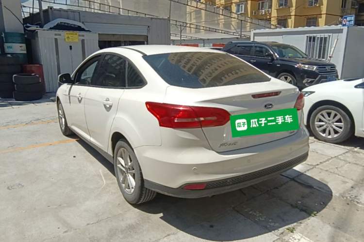 Used Ford Focus 2015 Sedan EcoBoost 125 Automatic Supreme Style Edition Rear Left 45 Deg