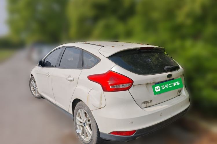 Used Ford Focus 2015 Hatchback EcoBoost 125 Automatic Supreme Style Edition Rear Left 45 Deg
