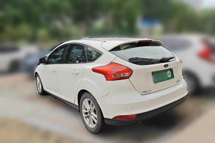 Used Ford Focus 2015 Hatchback EcoBoost 125 Automatic Supreme Style Edition Rear Left 45 Deg