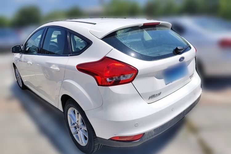 Used Ford Focus 2015 Hatchback EcoBoost 125 Automatic Supreme Style Edition Rear Left 45 Deg
