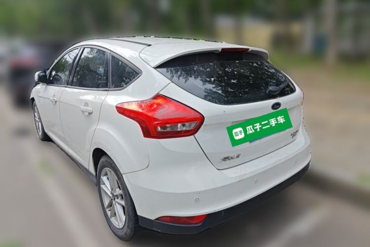 Used Ford Focus 2015 Hatchback EcoBoost 125 Automatic Supreme Style Edition Rear Left 45 Deg