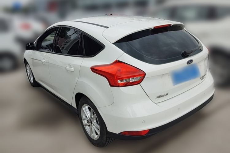 Used Ford Focus 2015 Hatchback EcoBoost 125 Automatic Supreme Style Edition Rear Left 45 Deg