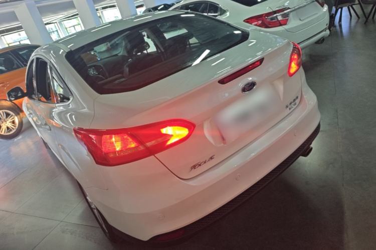 Used Ford Focus 2015 Sedan EcoBoost 180 Automatic Elite Model Rear Left 45 Deg