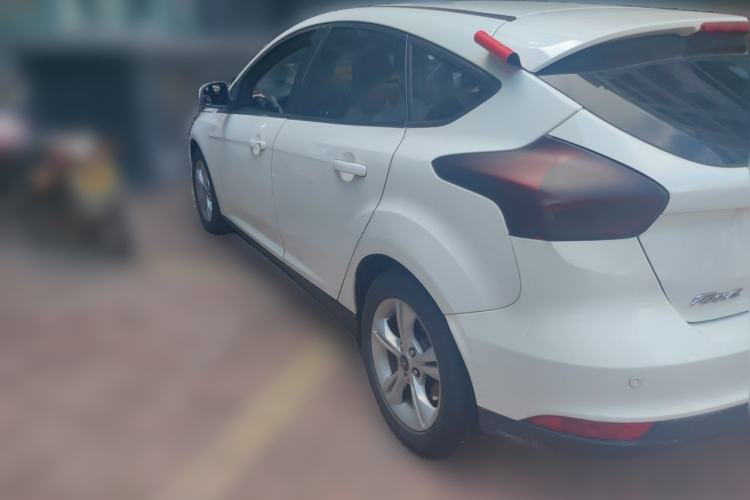 Used Ford Focus 2015 Hatchback 1.6L Automatic Comfort Model Rear Left 45 Deg
