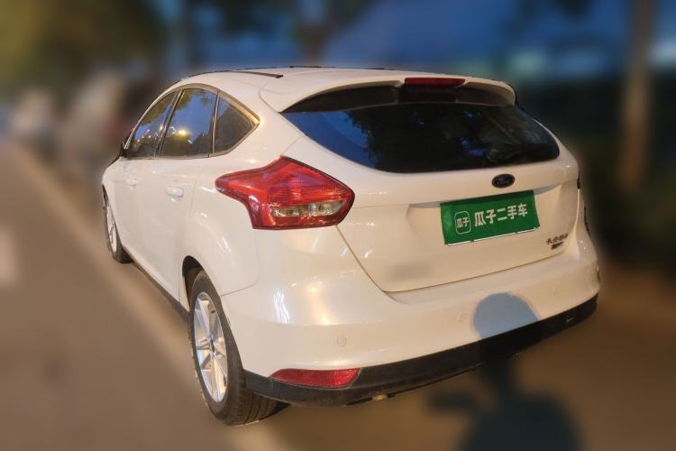 Used Ford Focus 2015 Hatchback EcoBoost 125 Automatic Supreme Style Edition Rear Left 45 Deg