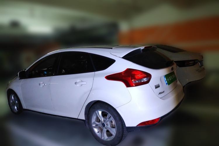 Used Ford Focus 2015 Hatchback 1.6L Automatic Comfort Model Rear Left 45 Deg