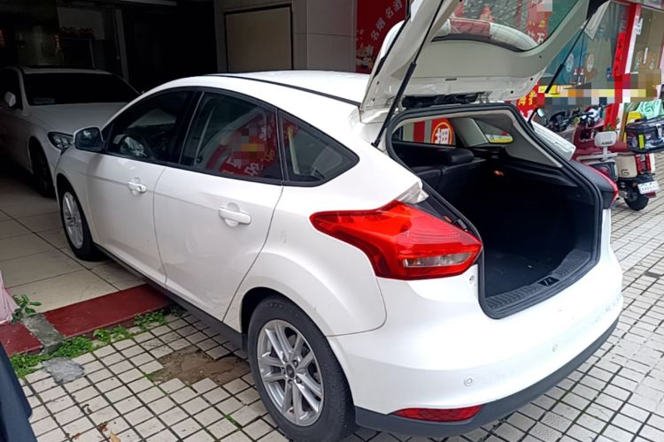 Used Ford Focus 2015 Hatchback 1.6L Automatic Fashion Edition Rear Left 45 Deg