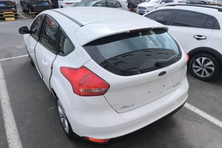 Used Ford Focus 2015 Hatchback 1.6L Automatic Comfort Model Rear Left 45 Deg