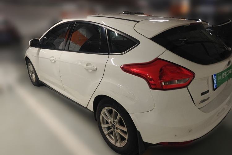 Used Ford Focus 2015 Hatchback 1.6L Automatic Fashion Edition Rear Left 45 Deg