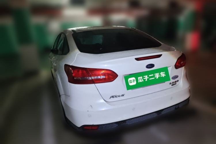 Used Ford Focus 2015 Sedan EcoBoost 125 Automatic Supreme Style Edition Rear Left 45 Deg